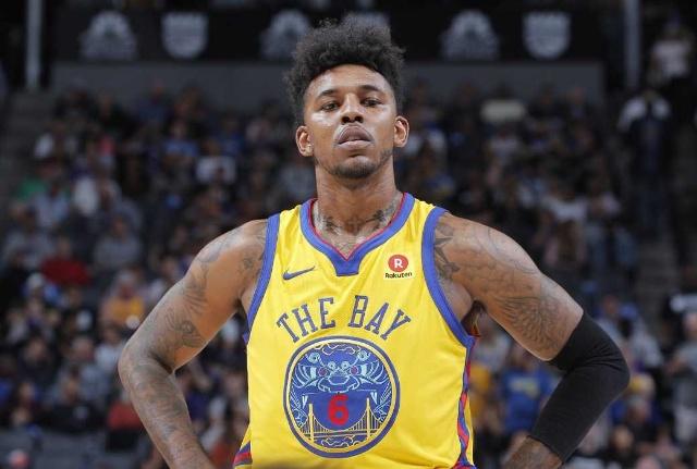 德甲半场：埃姆雷詹点射，拜尔建功，多特暂2-0斯图加特（半场战报：埃姆雷-詹点球破门，拜尔建功，多特暂2-0领先斯图加特）