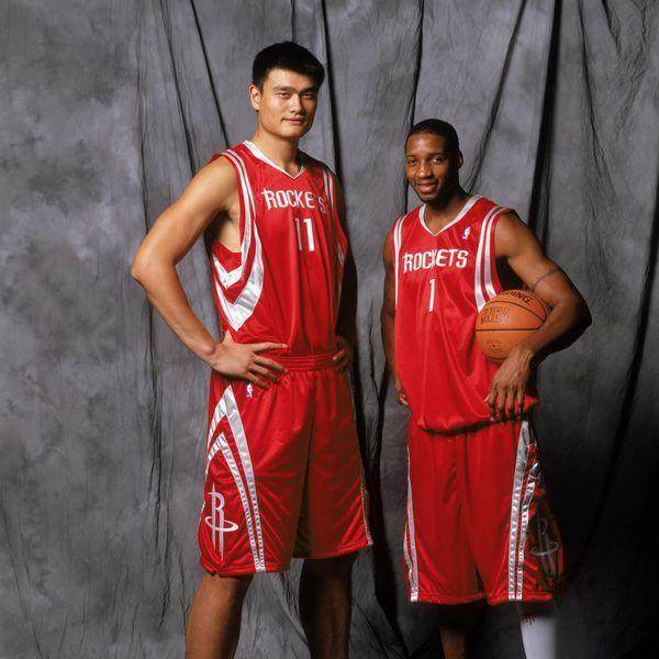 记者：弟媳未能得到米兰高层信任，与波尔图谈判进入细节阶段（记者称米兰高层难以信任弟媳，转会波尔图谈判已推进至细节阶段）