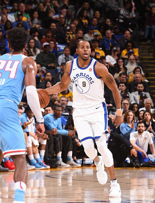 雷迪克启用双向合同后卫招致惨败 湖人需要佩总再度完成神奇操作（雷迪克启用双向后卫酿惨败 湖人亟需佩总再施神操作）