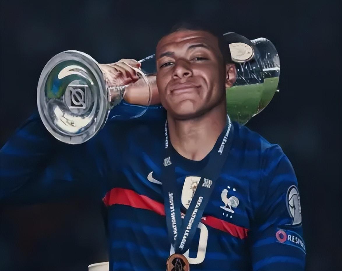 足球职业化发展趋势（足球职业化的未来走向）