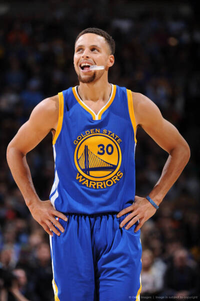 WTT总决赛：首个世界前十被淘汰！邱党1-4败北，男单8强已出其二（WTT总决赛：首位世界前十出局！邱党1-4告负，男单八强已有两席）