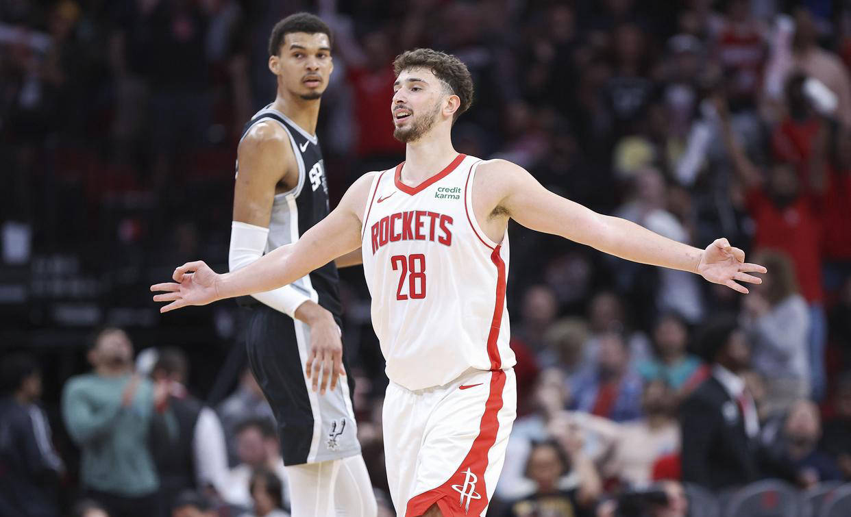 曼联重返英超前六（曼联跻身英超前六）