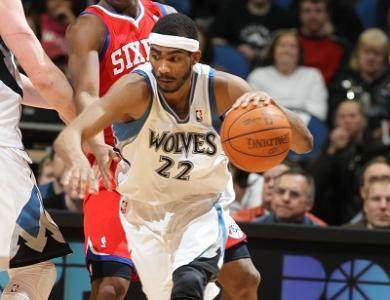 广东大胜广州！三外狂砍60分，王洪泽陈家政太香，徐杰划水！（广东轻取广州：三外援合砍60分，王洪泽陈家政抢眼，徐杰状态一般）