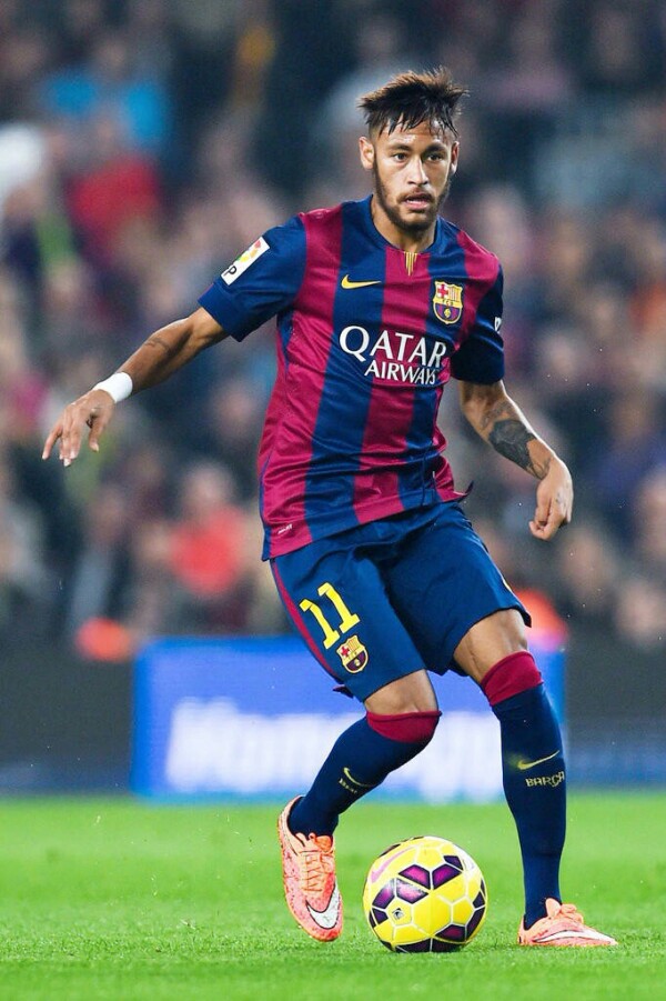 踢球不是拼命跑（踢球讲智慧，不靠拼命跑）