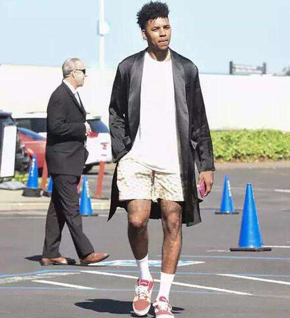 德转本期国家队身价榜：英格兰、法国、西班牙前3，阿根廷第9（德转最新国家队身价排名：英格兰、法国、西班牙包揽前三，阿根廷位列第9）