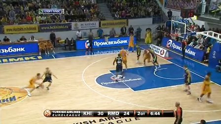 世欧预半场：麦克托米奈倒钩破门，苏格兰暂1-0丹麦（世预赛欧区半场：麦克托米奈倒钩建功，苏格兰暂以1-0领先丹麦）